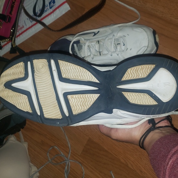 EUC NIKE air Monarch mens size 10.5 - Picture 4 of 6